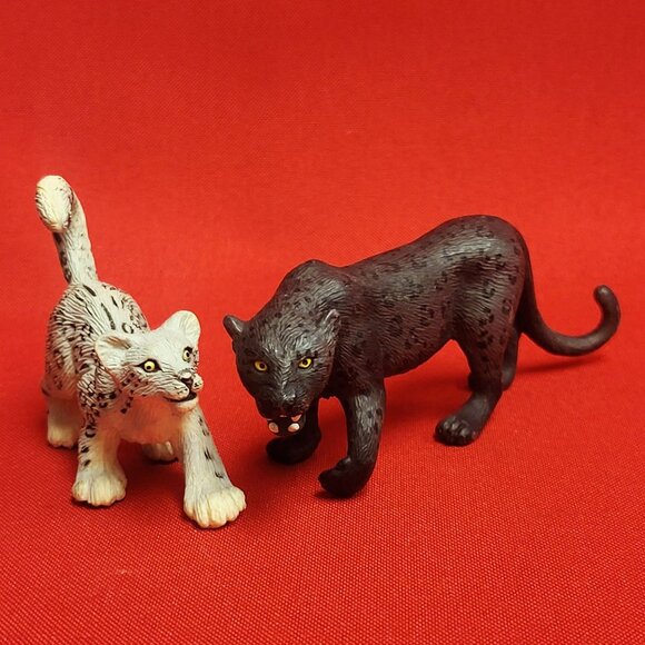 Black Panther Snow Leopard Cub Figures Two Animal figurines - Picture 4 of 11